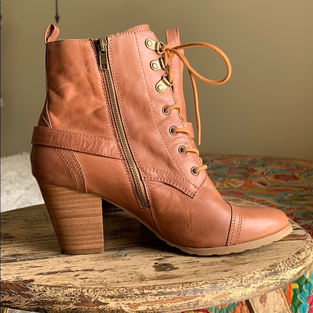 NWOB Bella vita Boots - Picture 4 of 12
